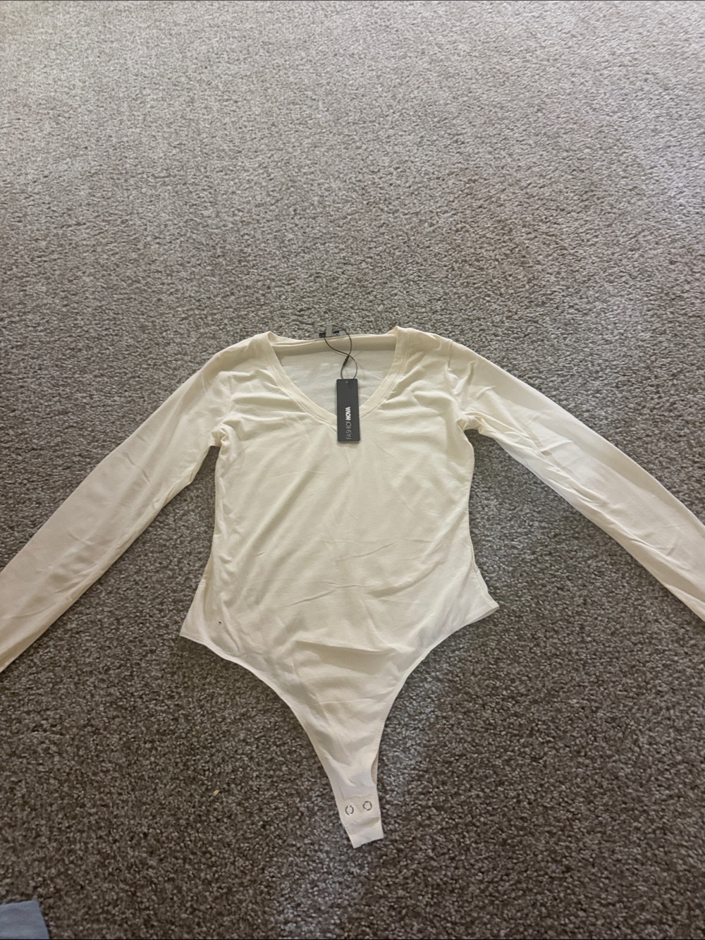Fashion Nova Cream Long Sleeve V-Neck Snap Bodysuit